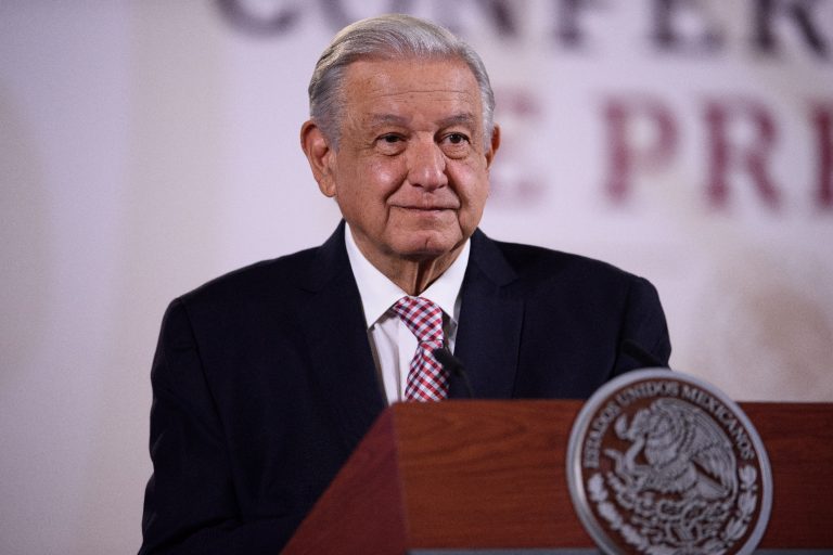 Espero que en este mes quede resuelto el sistema de salud en México, asevera AMLO