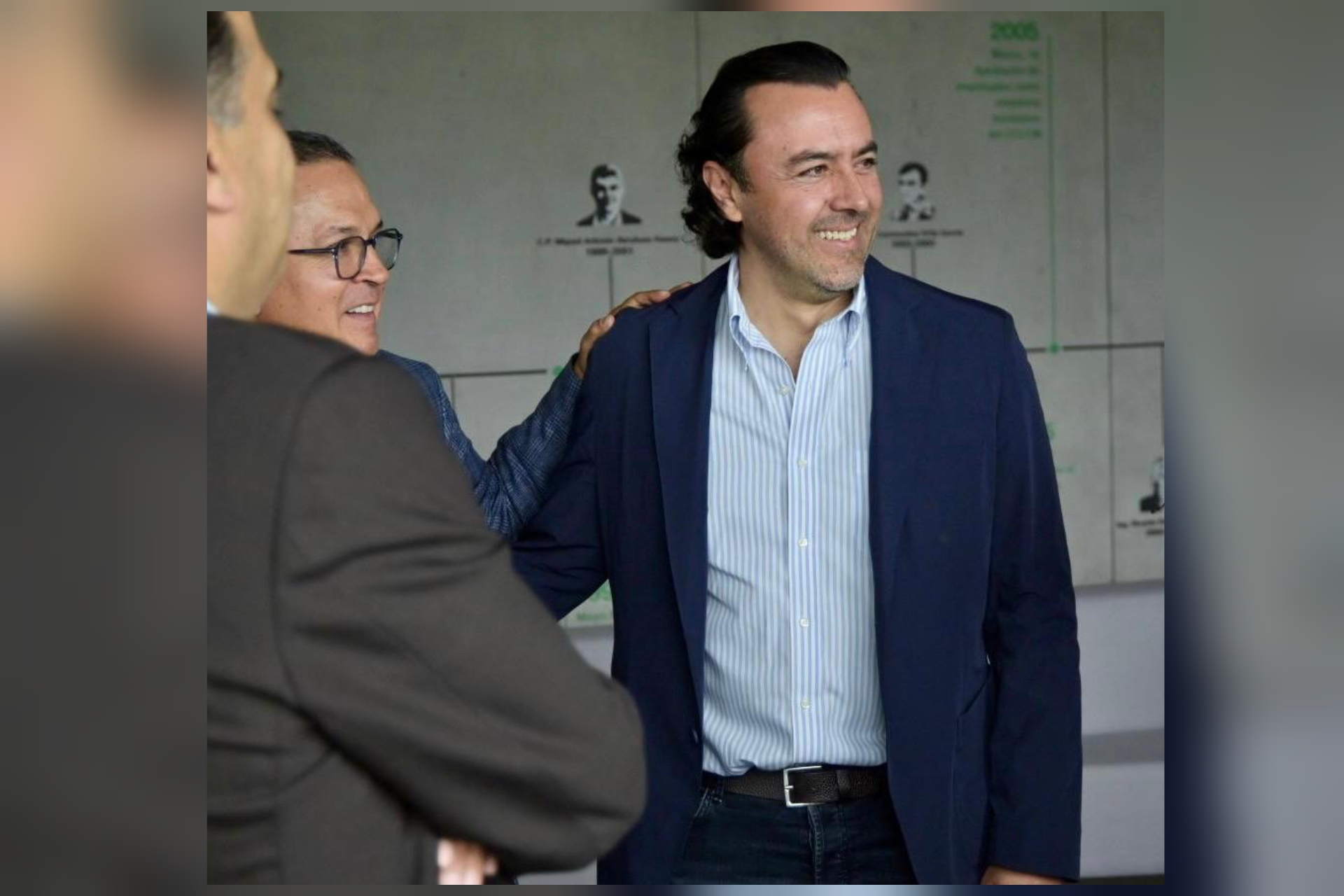 GridArt_20250902_200353382